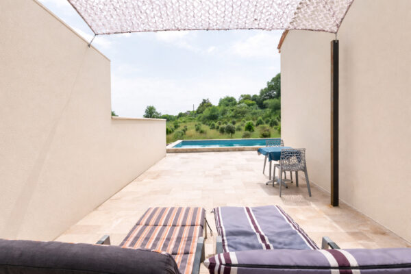 Terrasse privée en plein soleil
